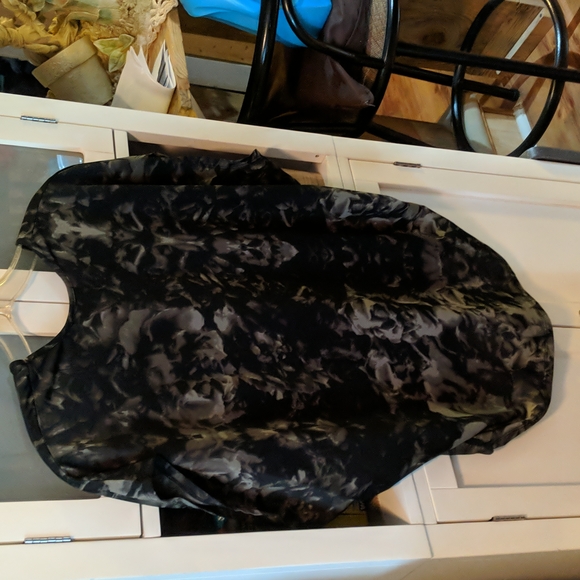 Blouse - Picture 2 of 6